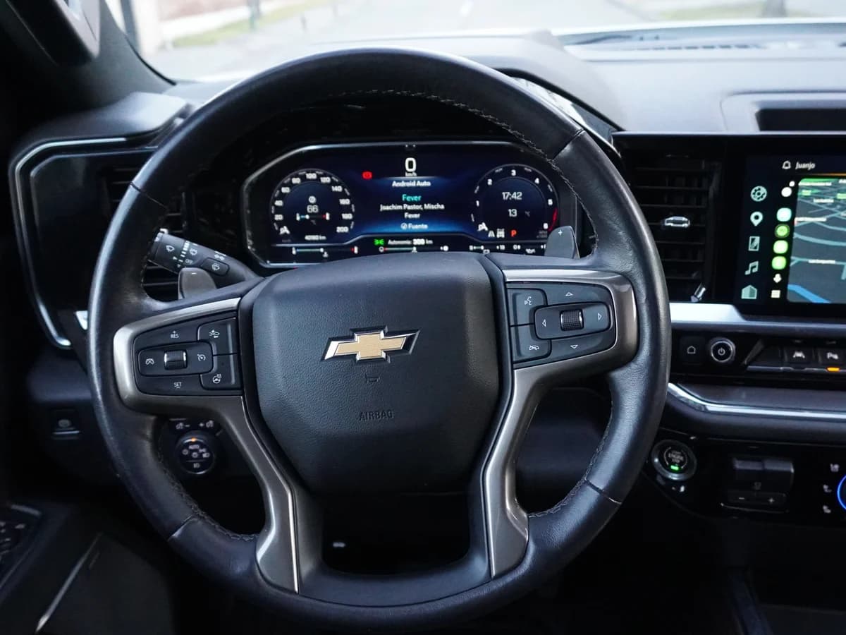 CHEVROLET Silverado Diesel 3.0L 4X4 AT 2023 - Imagen 25