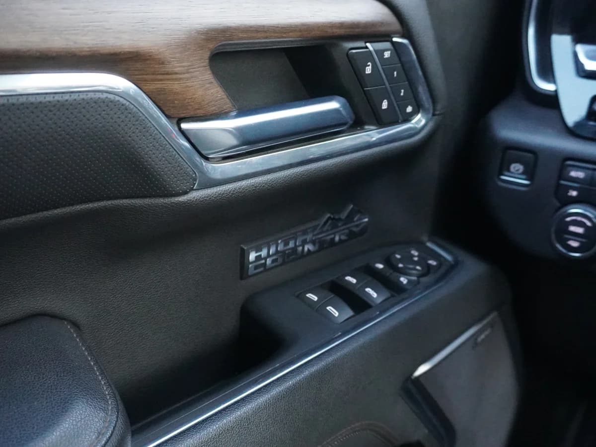 CHEVROLET Silverado Diesel 3.0L 4X4 AT 2023 - Imagen 27