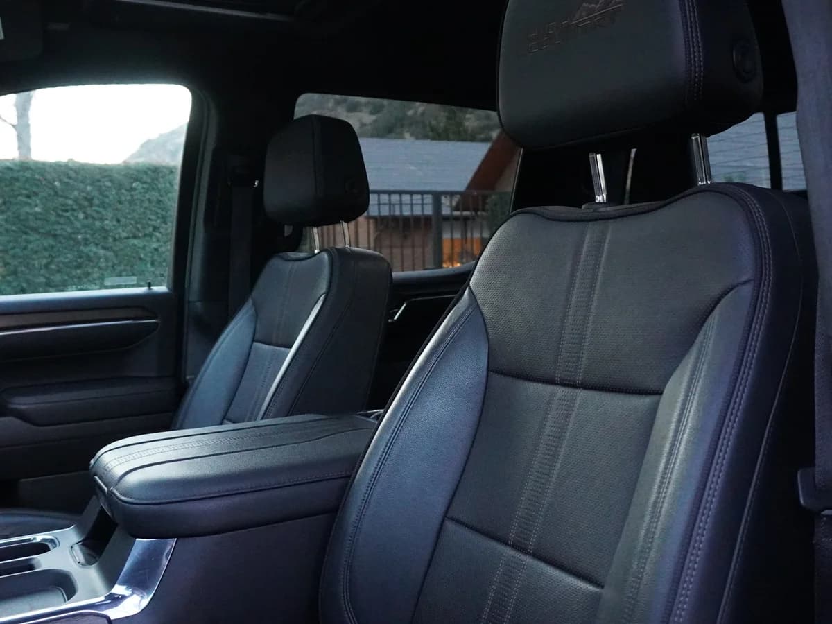 CHEVROLET Silverado Diesel 3.0L 4X4 AT 2023 - Imagen 29
