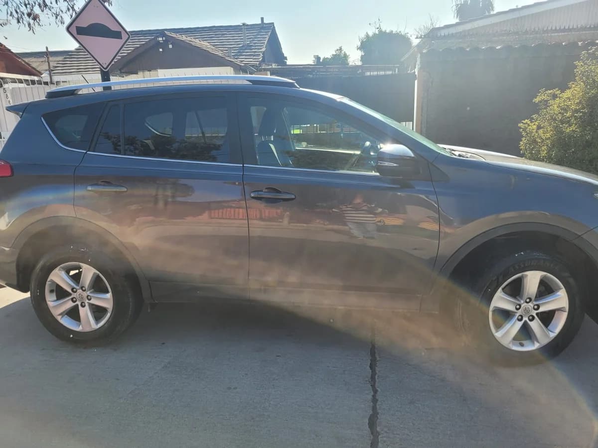 TOYOTA Rav4 2.5 AUTOMÁTICA 2015 - Imagen 9