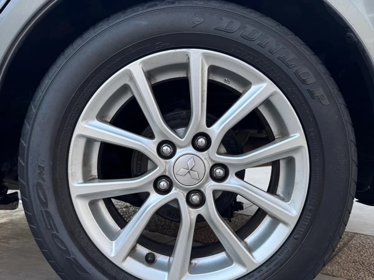 MITSUBISHI LANCER 1.6 RT 4X2 AT 4P 2015 - Imagen 10