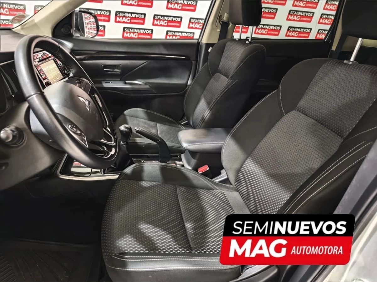 MITSUBISHI Outlander 2.0 2022 - Imagen 10