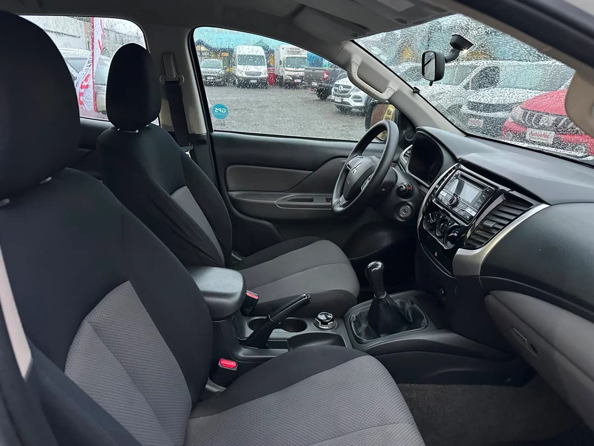 MITSUBISHI L200 KATANA CRT 4X4 2019 - Imagen 6