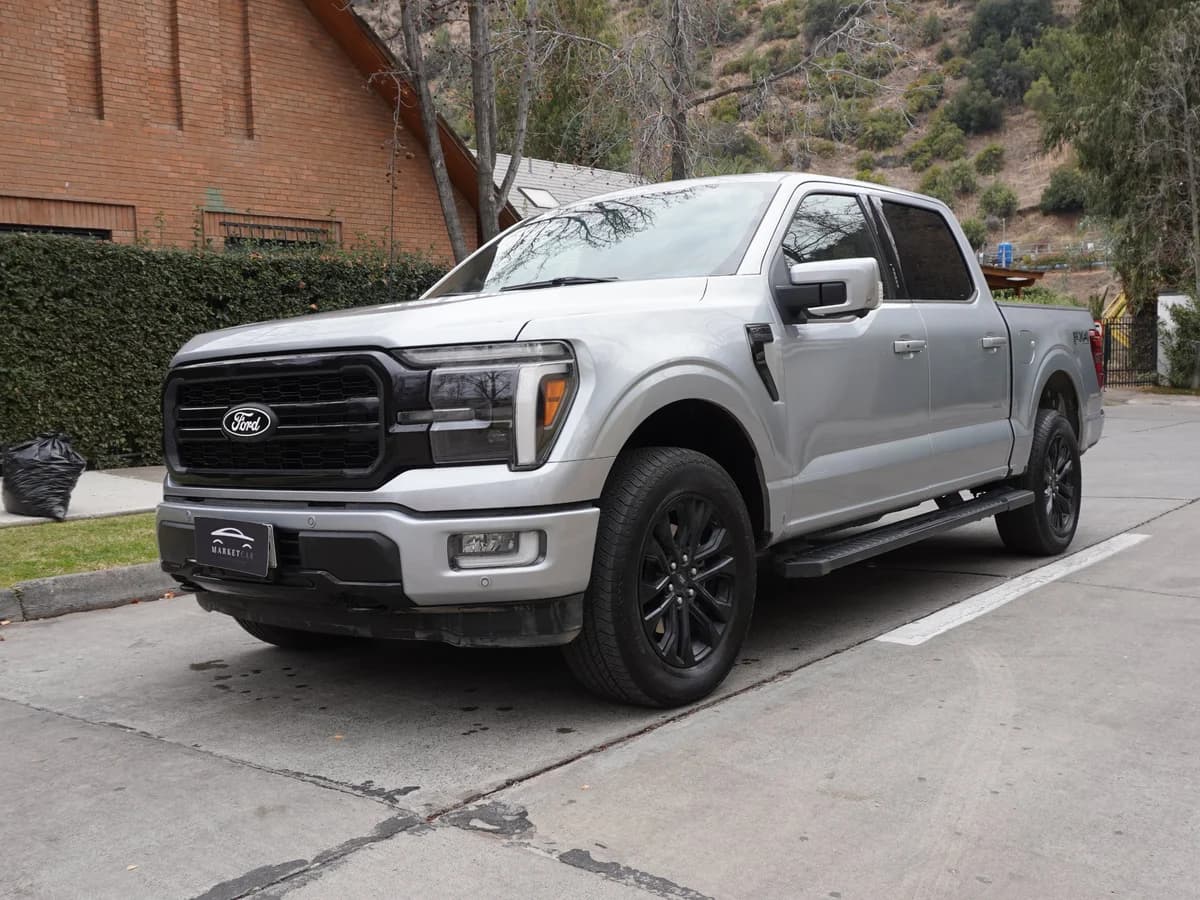 FORD F 150 LARIAT BLACK 5.0 V8 2025 Facturable - Imagen 1