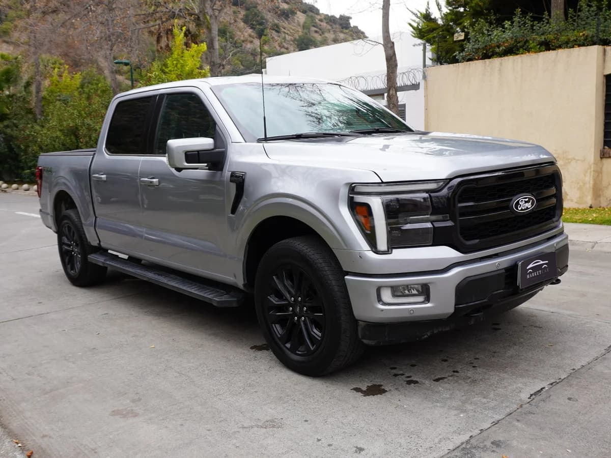 FORD F 150 LARIAT BLACK 5.0 V8 2025 Facturable - Imagen 3