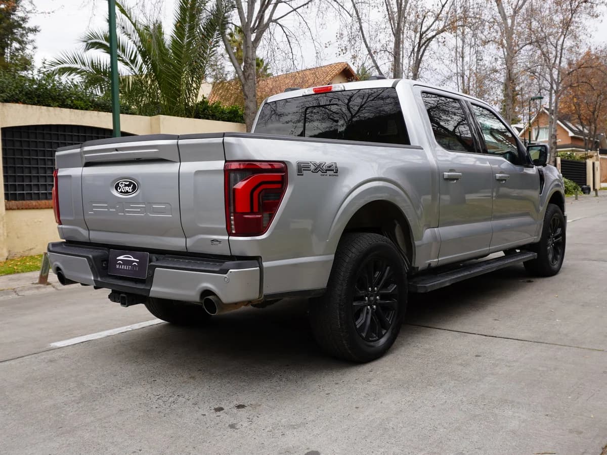 FORD F 150 LARIAT BLACK 5.0 V8 2025 Facturable - Imagen 5