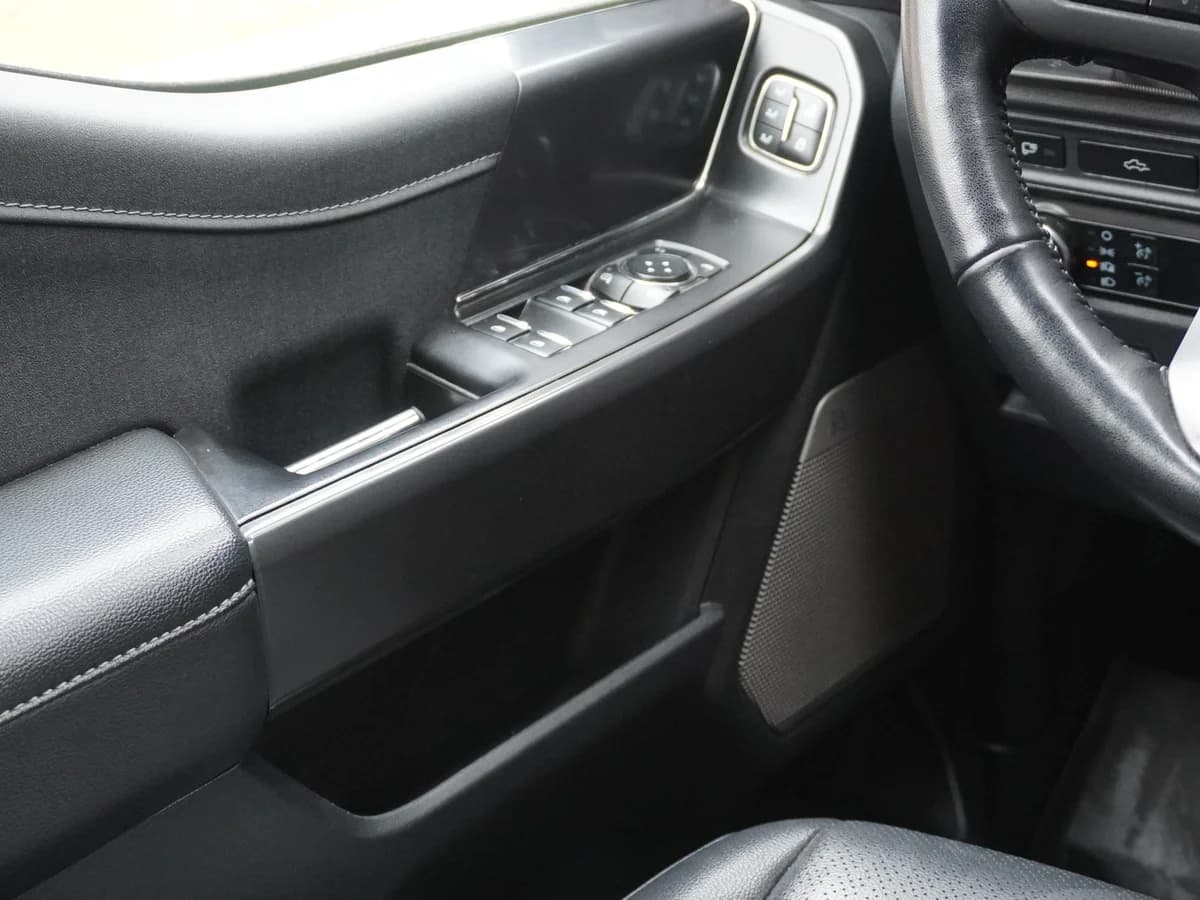FORD F 150 LARIAT BLACK 5.0 V8 2025 Facturable - Imagen 23