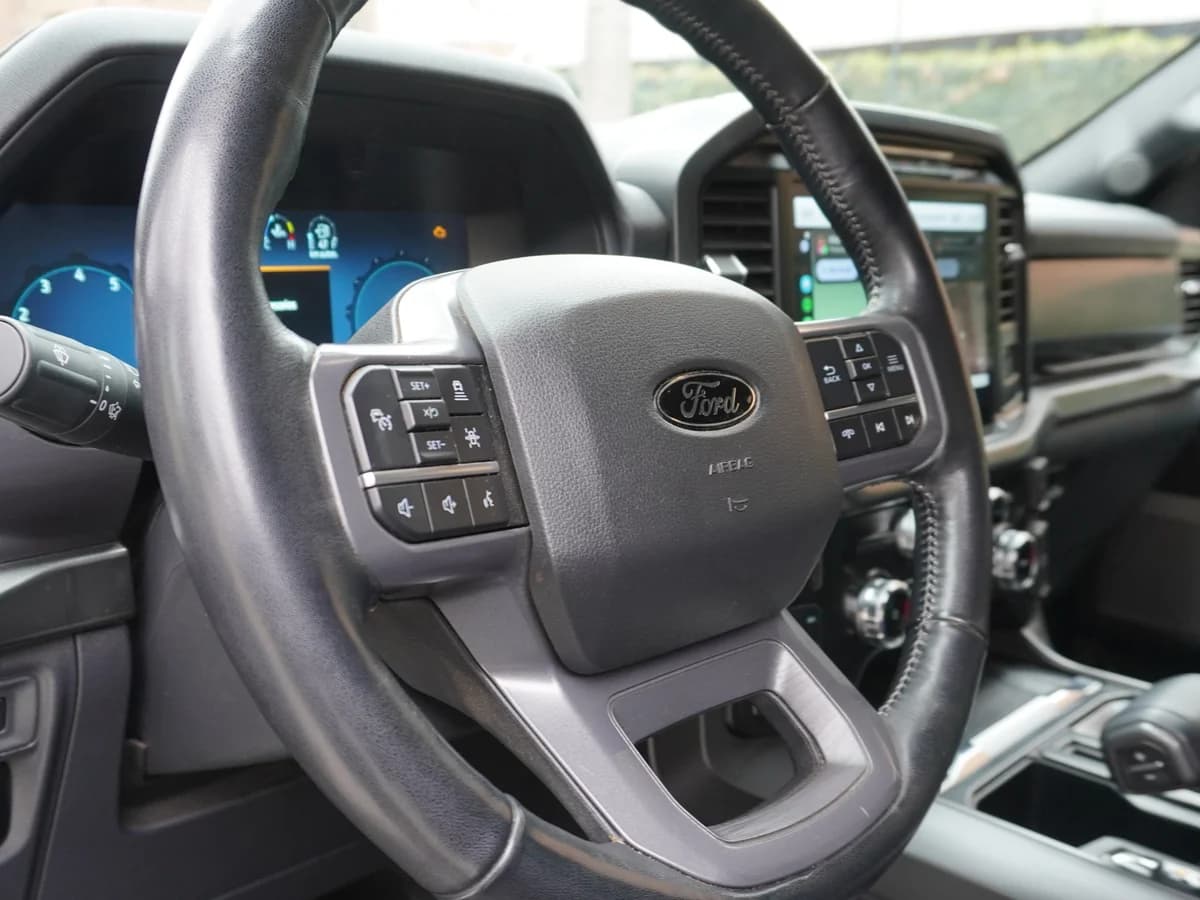 FORD F 150 LARIAT BLACK 5.0 V8 2025 Facturable - Imagen 25
