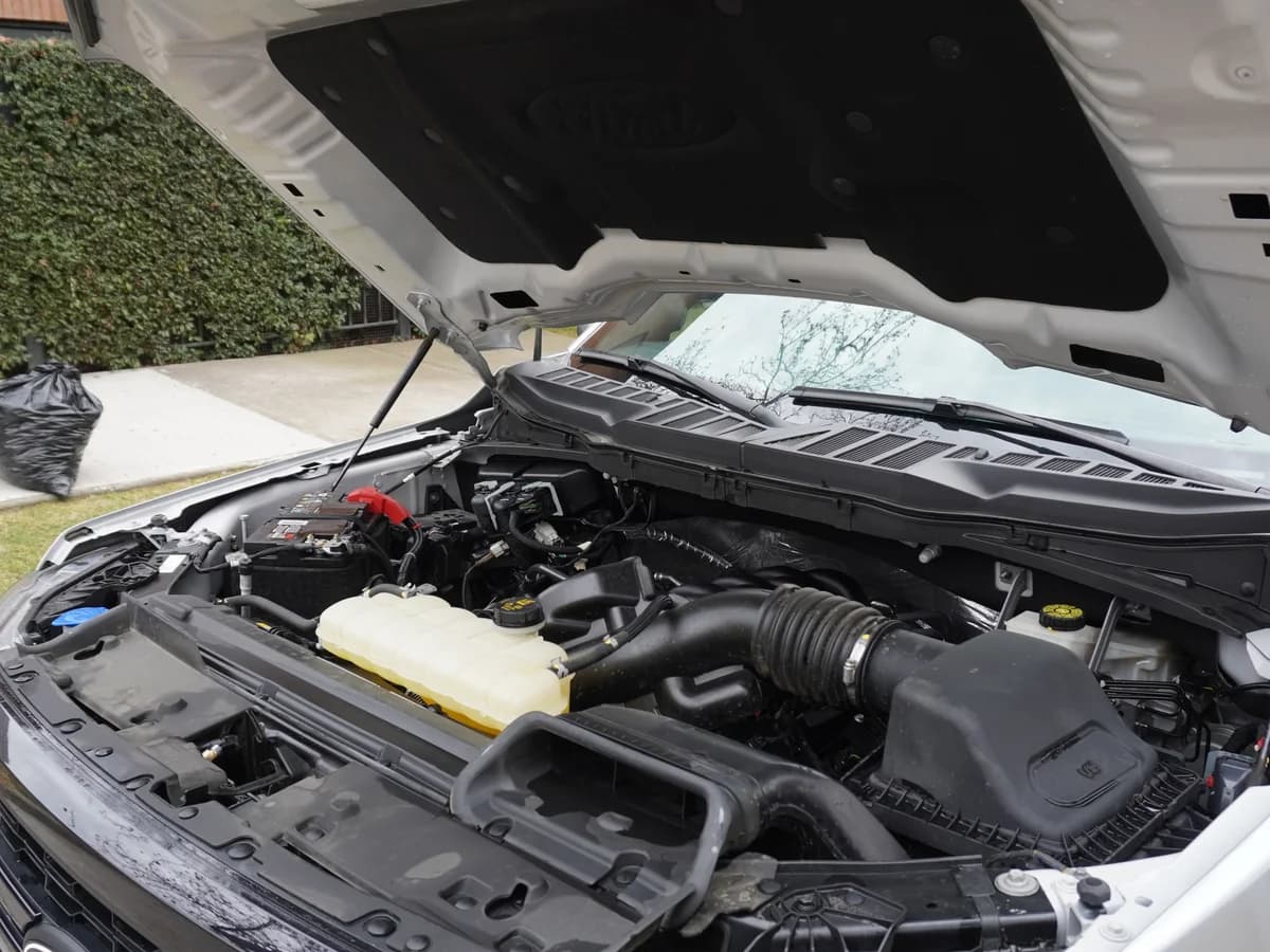 FORD F 150 LARIAT BLACK 5.0 V8 2025 Facturable - Imagen 27