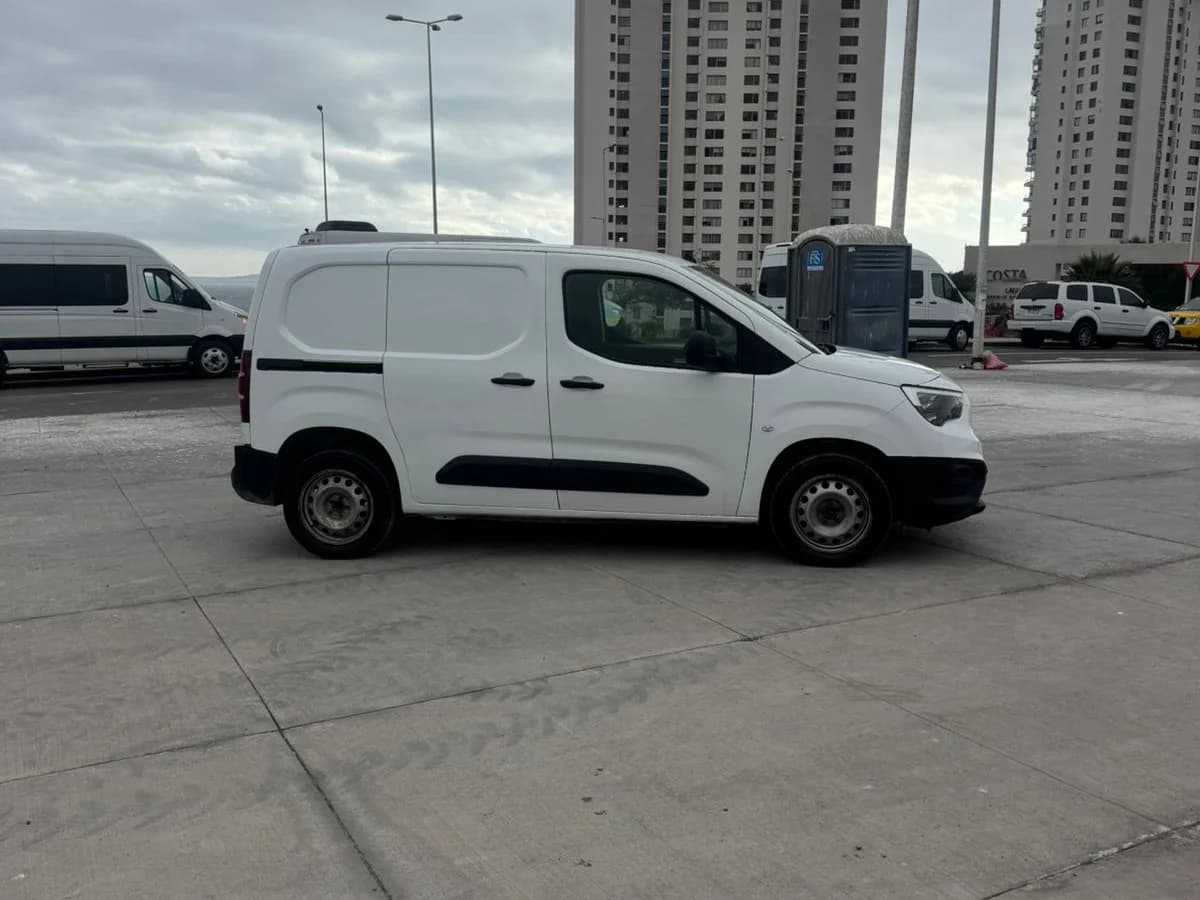 OPEL Combo 1.6 MT DIESEL 2022 - Imagen 3
