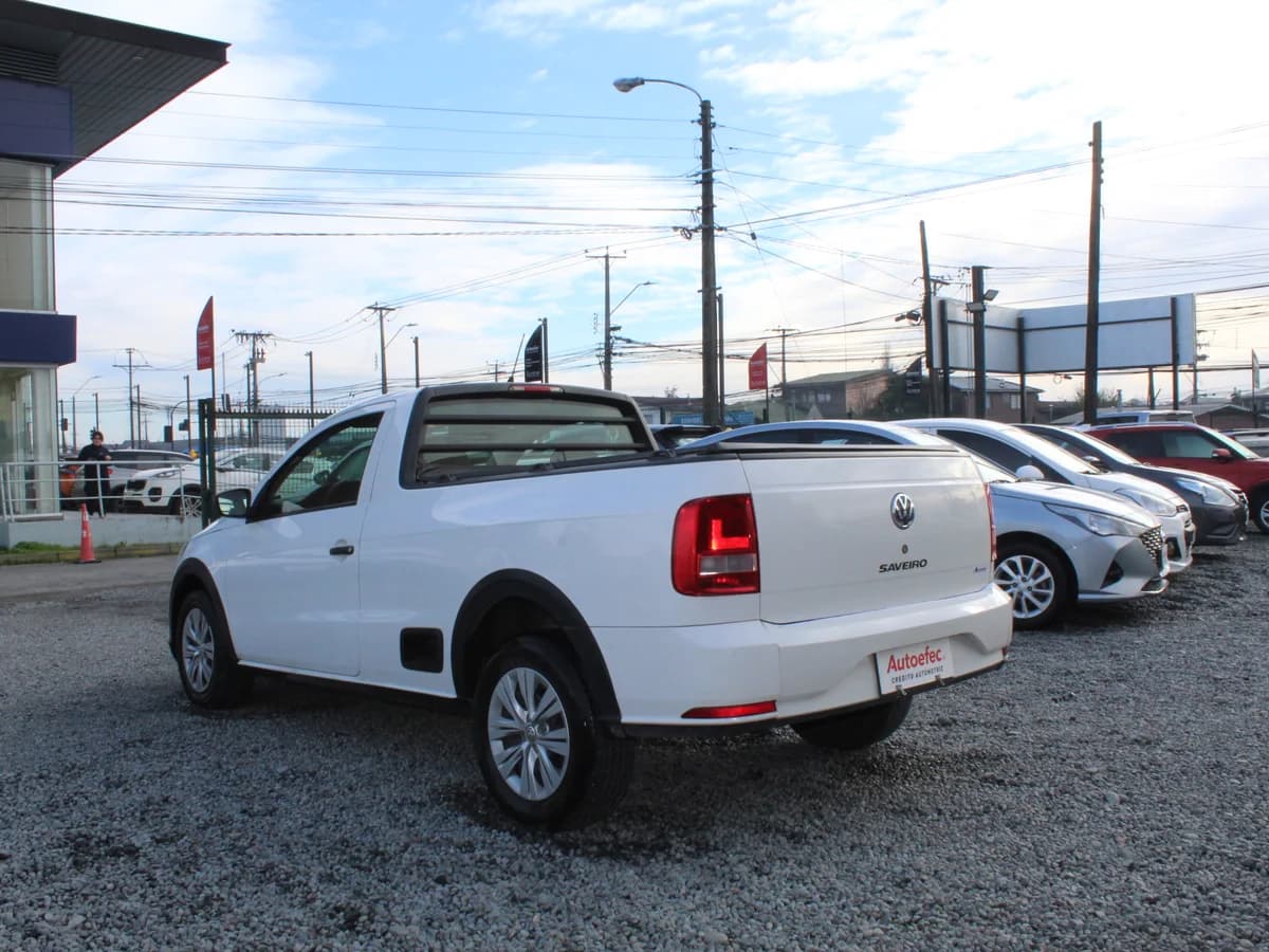 VOLKSWAGEN Saveiro 1.6 POWER PLUS 4X2 MT 2P 2019 - Imagen 8