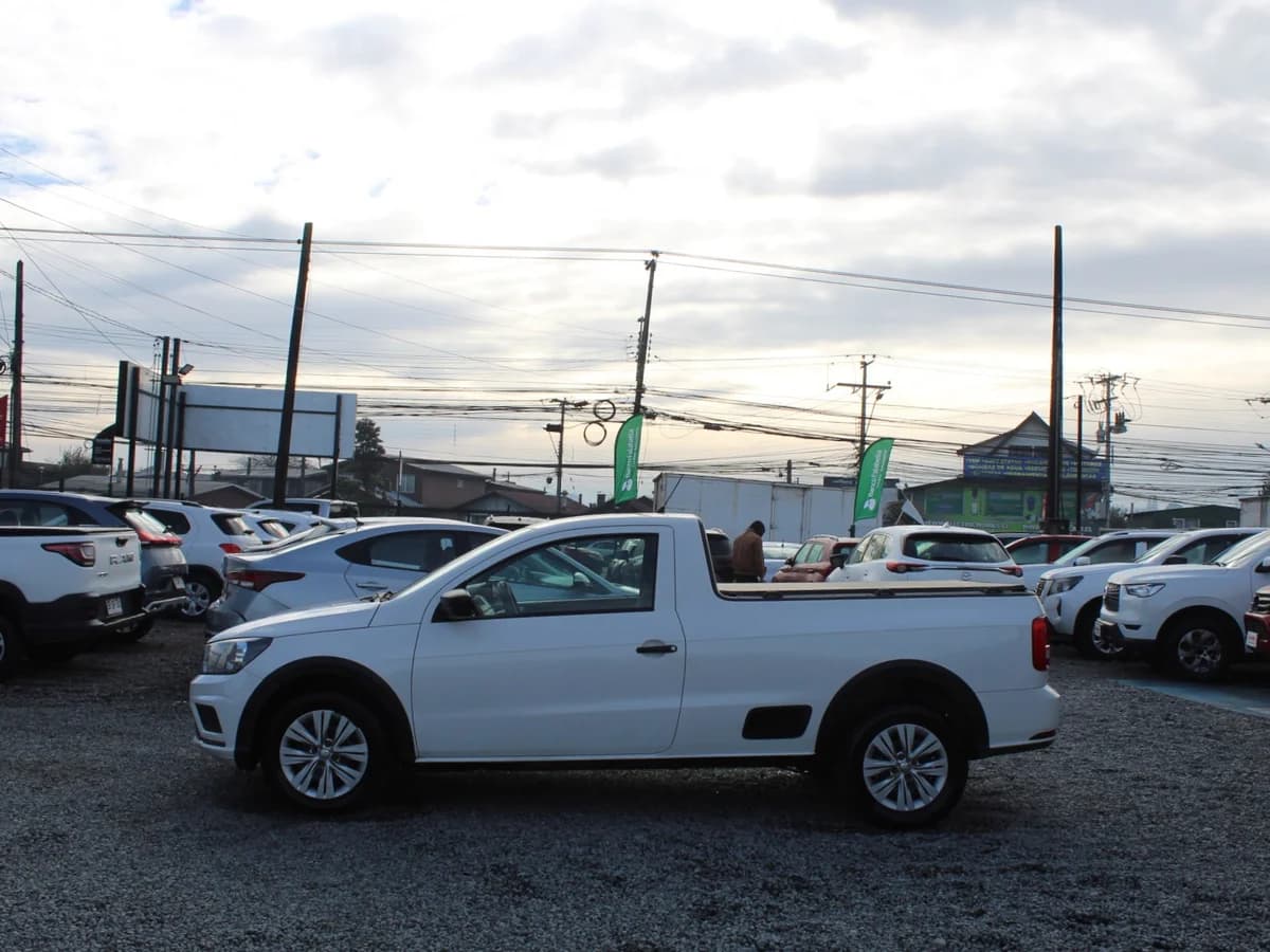 VOLKSWAGEN Saveiro 1.6 POWER PLUS 4X2 MT 2P 2019 - Imagen 11