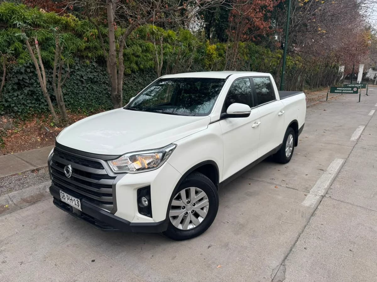 SSANGYONG NEW MUSSO GRAND GLX 2.2 MT6 4X2 DIESEL AÑO 2022 - Imagen 3