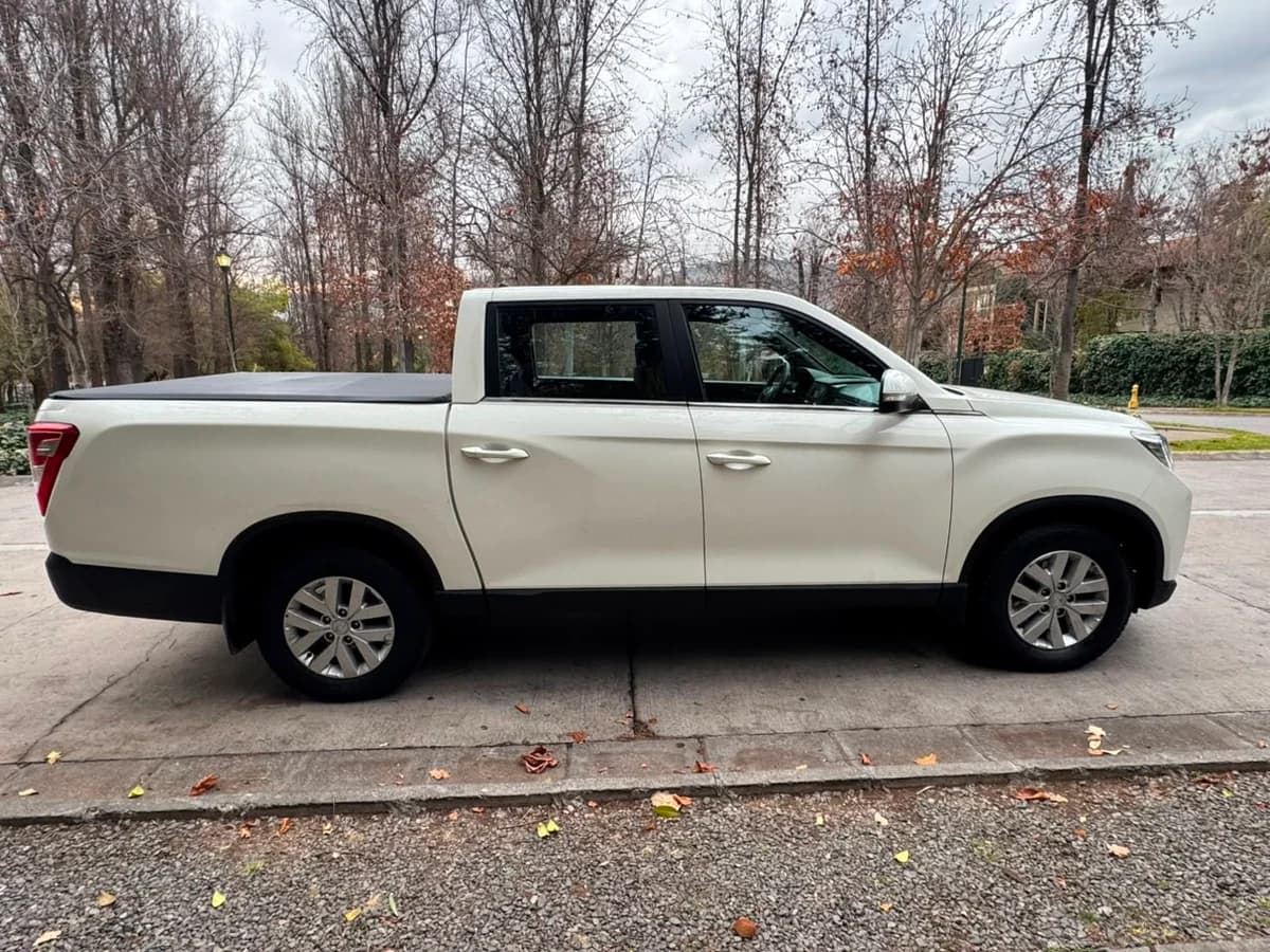 SSANGYONG NEW MUSSO GRAND GLX 2.2 MT6 4X2 DIESEL AÑO 2022 - Imagen 10