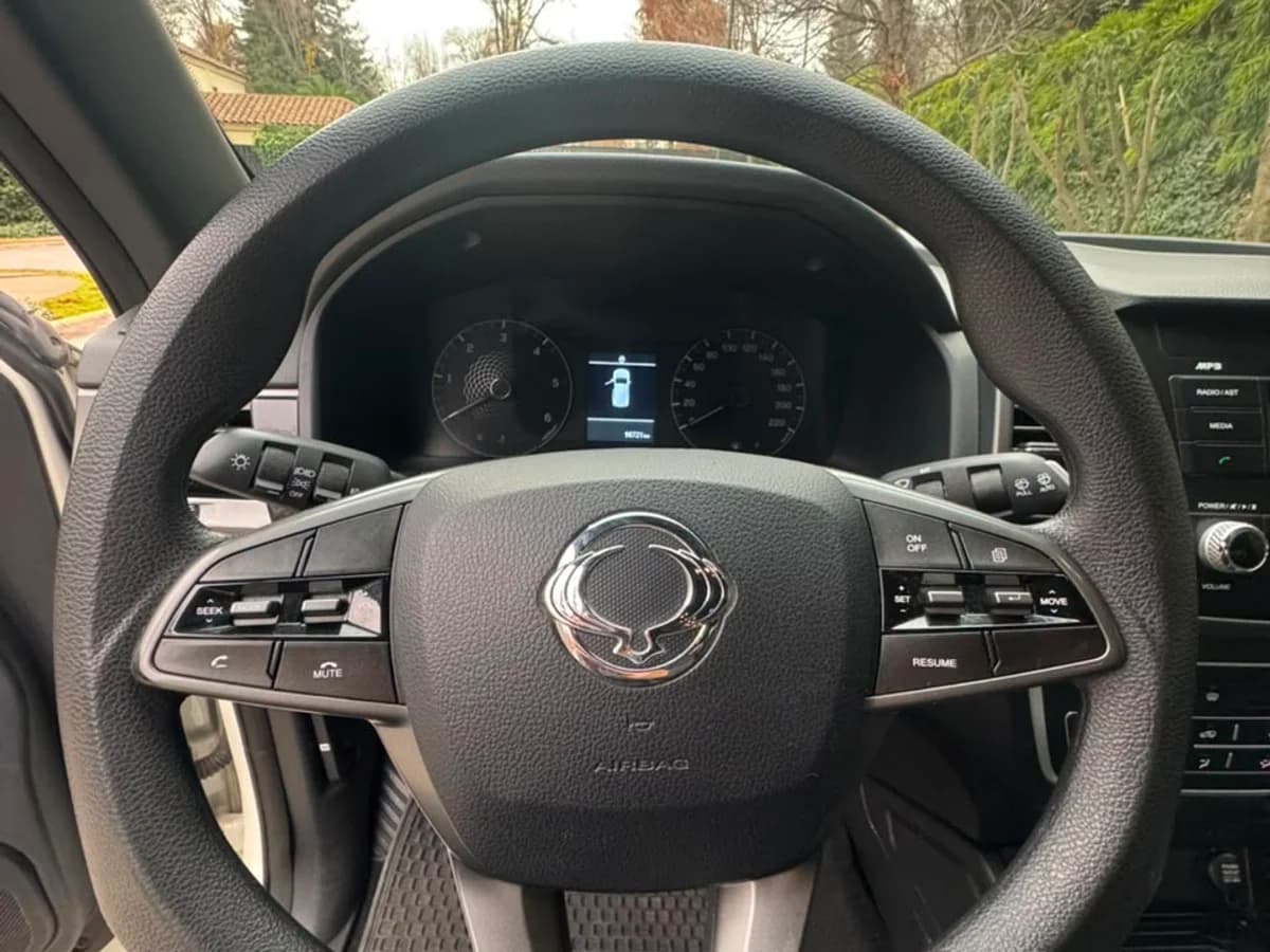 SSANGYONG NEW MUSSO GRAND GLX 2.2 MT6 4X2 DIESEL AÑO 2022 - Imagen 16