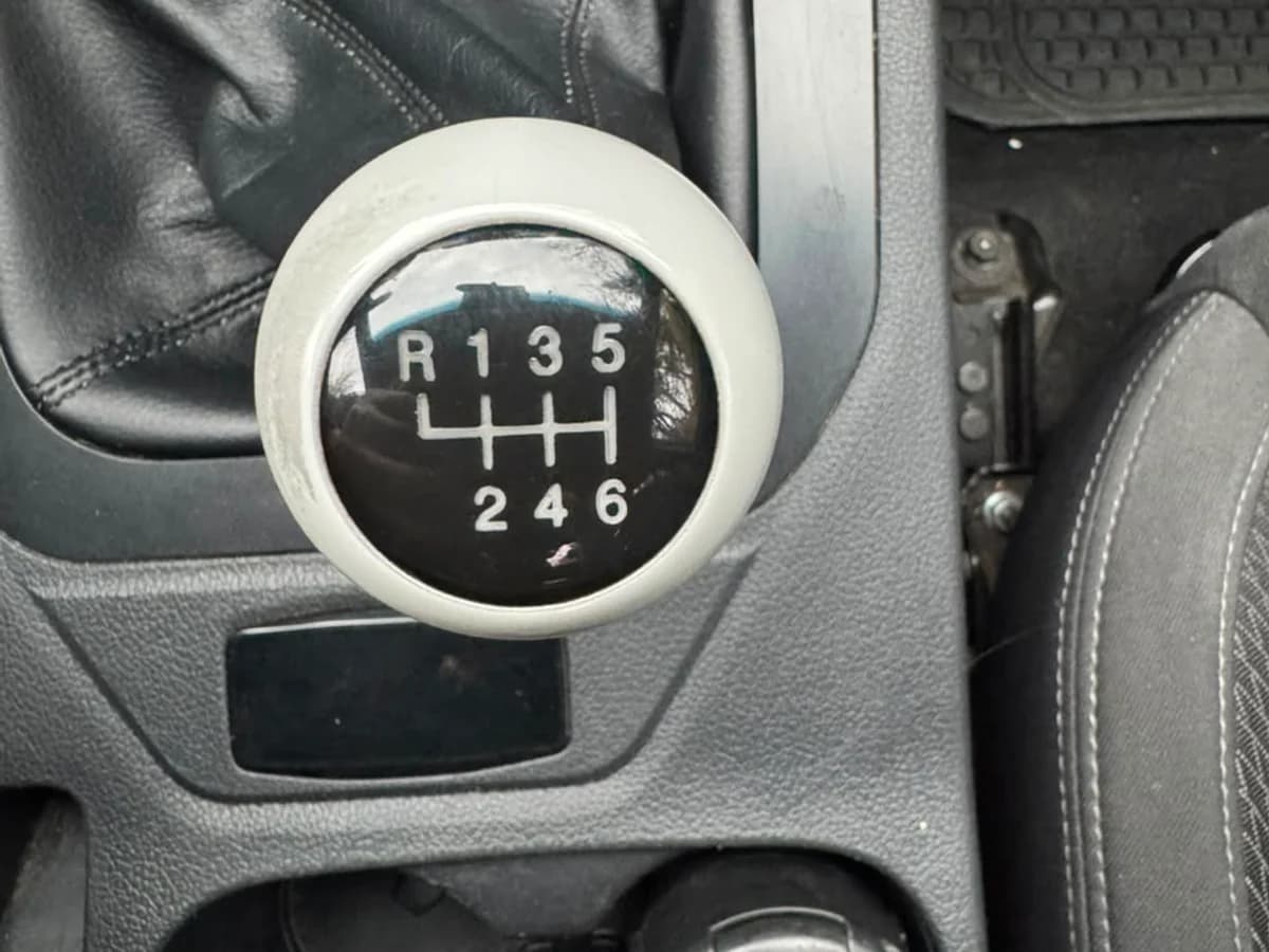 SSANGYONG NEW MUSSO GRAND GLX 2.2 MT6 4X2 DIESEL AÑO 2022 - Imagen 18