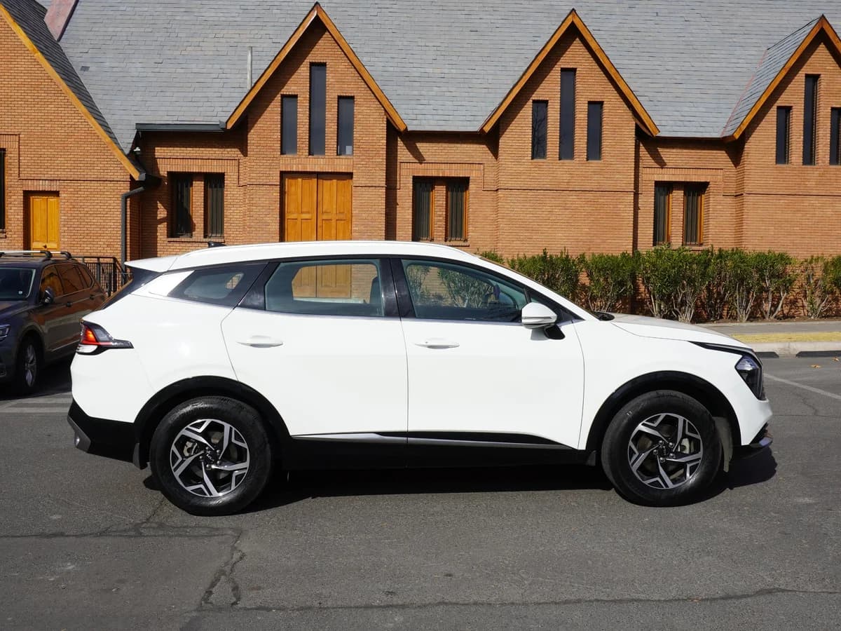 KIA Sportage EX 2.0L MT 2023 - Imagen 4