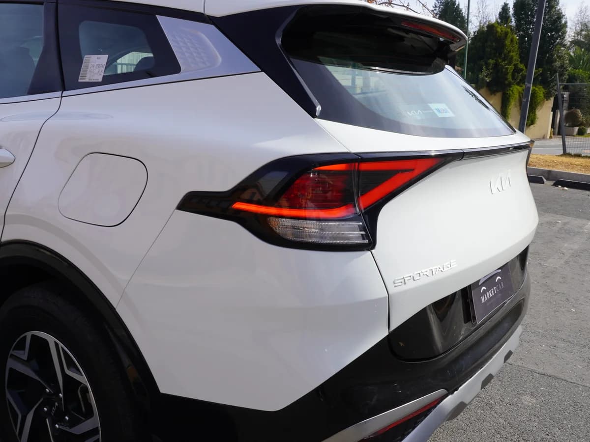 KIA Sportage EX 2.0L MT 2023 - Imagen 16
