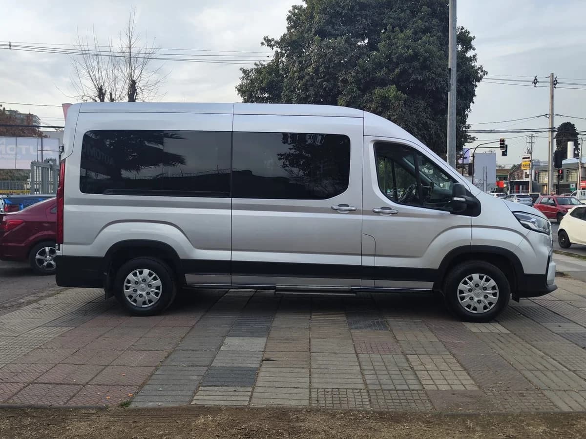 MAXUS Deliver 9 2.0 L3H2 DIESEL 4X2 MINIBUS MT 5P 2024 - Imagen 8