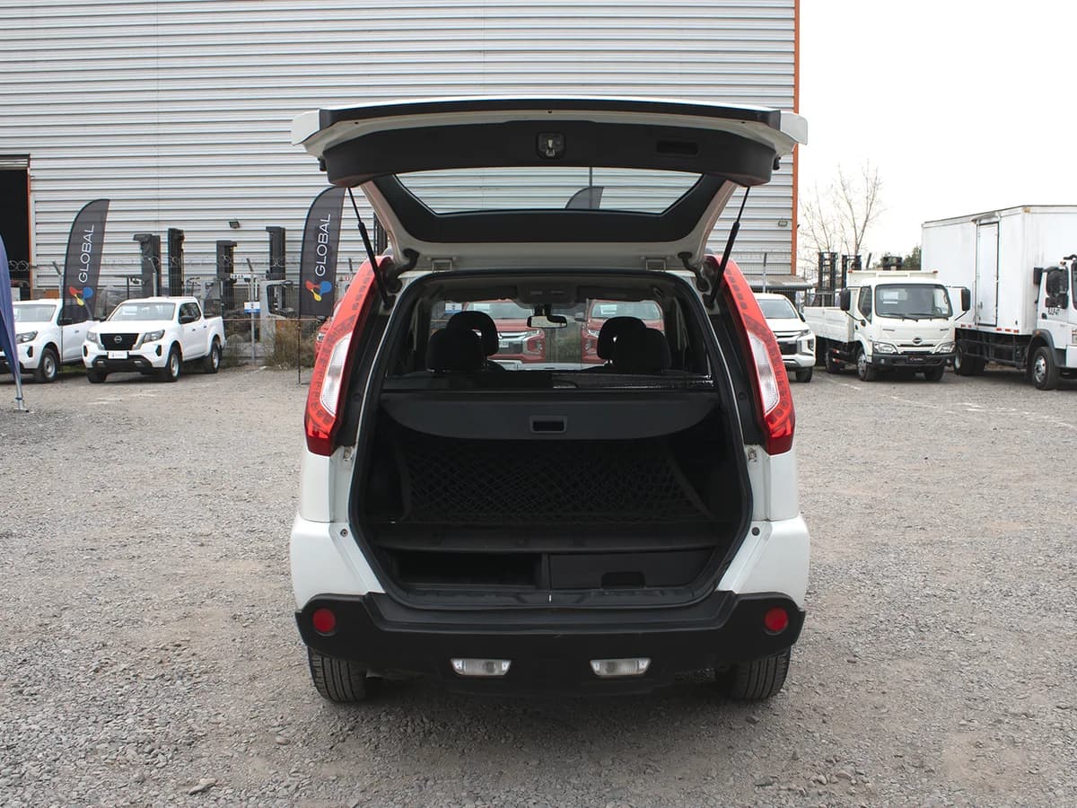 NISSAN X-Trail 2.5 AUT 4X4 - Imagen 9