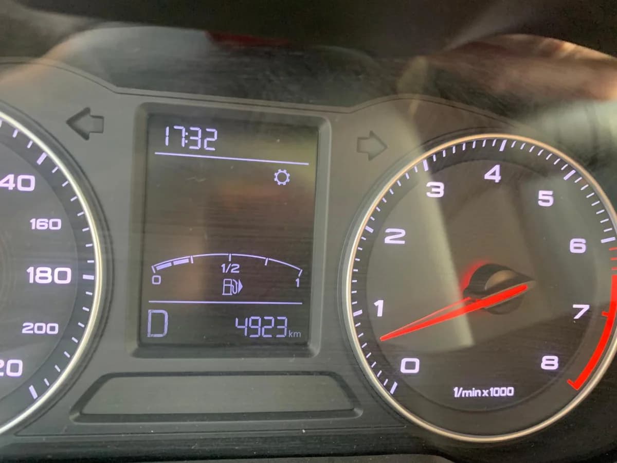 MG ZS 1.5 AUT COM 2024 - Imagen 9