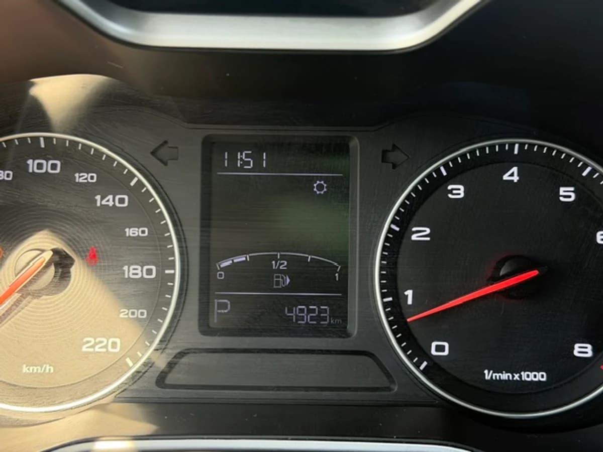 MG ZS 1.5 AUT COM 2024 - Imagen 9