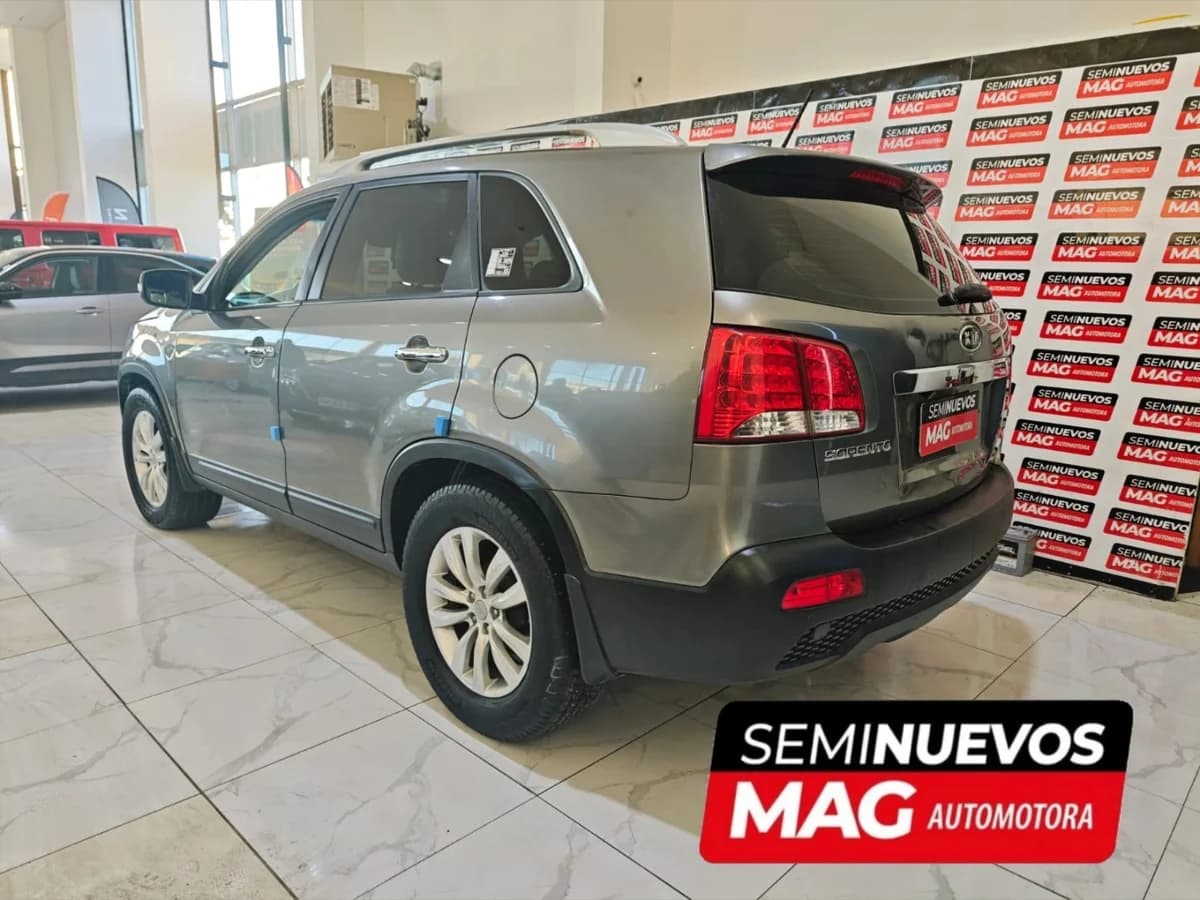 KIA Sorento 2.0 AUT 2012 - Imagen 2