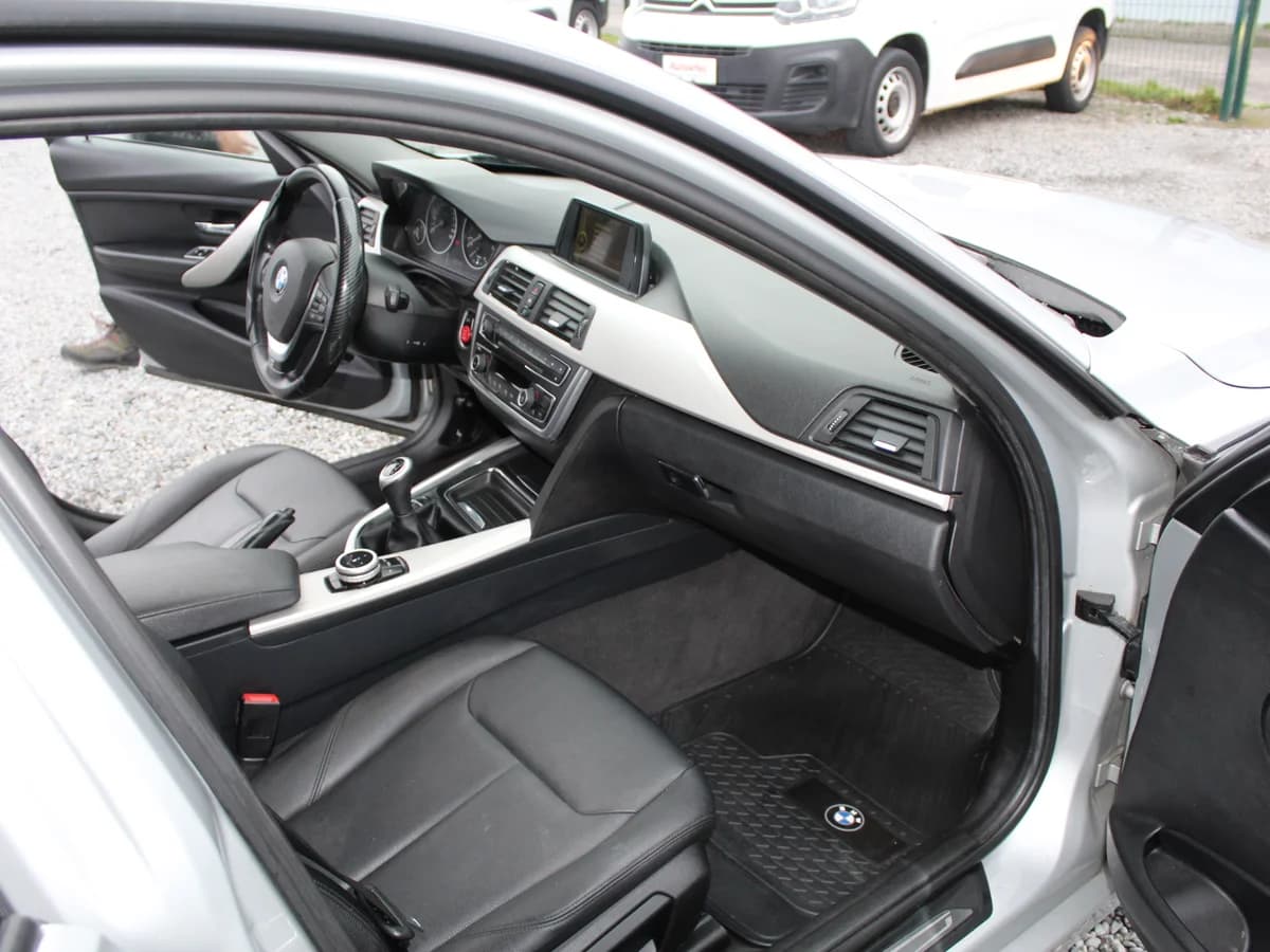 BMW 320I 2.0 MT. 2015 - Imagen 5
