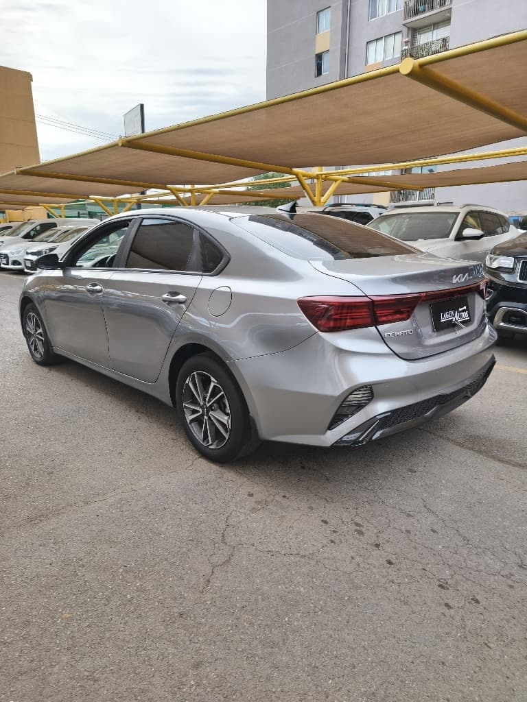 KIA Cerato EX 1.6 2022 - Imagen 8