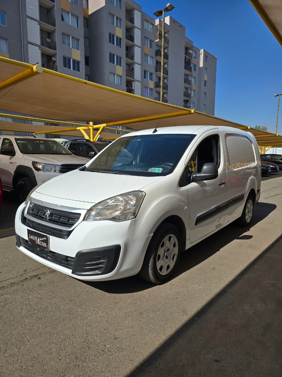 PEUGEOT Partner Maxi HDi 1.6 2018 - Imagen 1