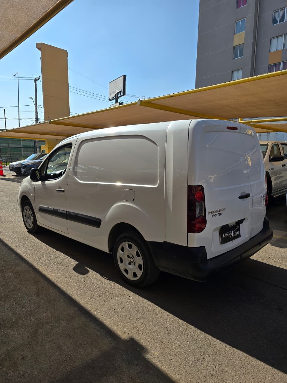 PEUGEOT Partner Maxi HDi 1.6 2018 - Imagen 6