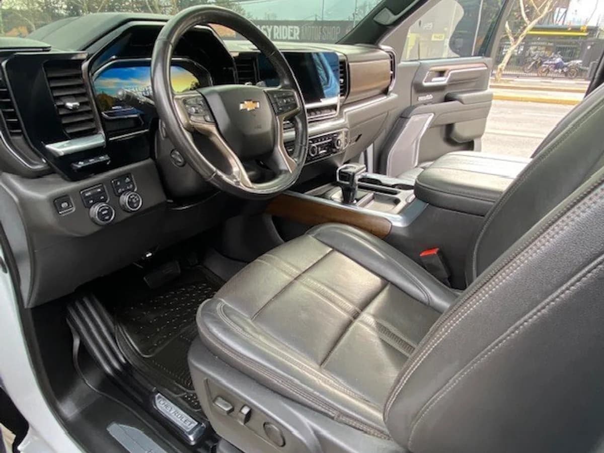 CHEVROLET SILVERADO Diesel 3.0 TD 2023 - Imagen 12