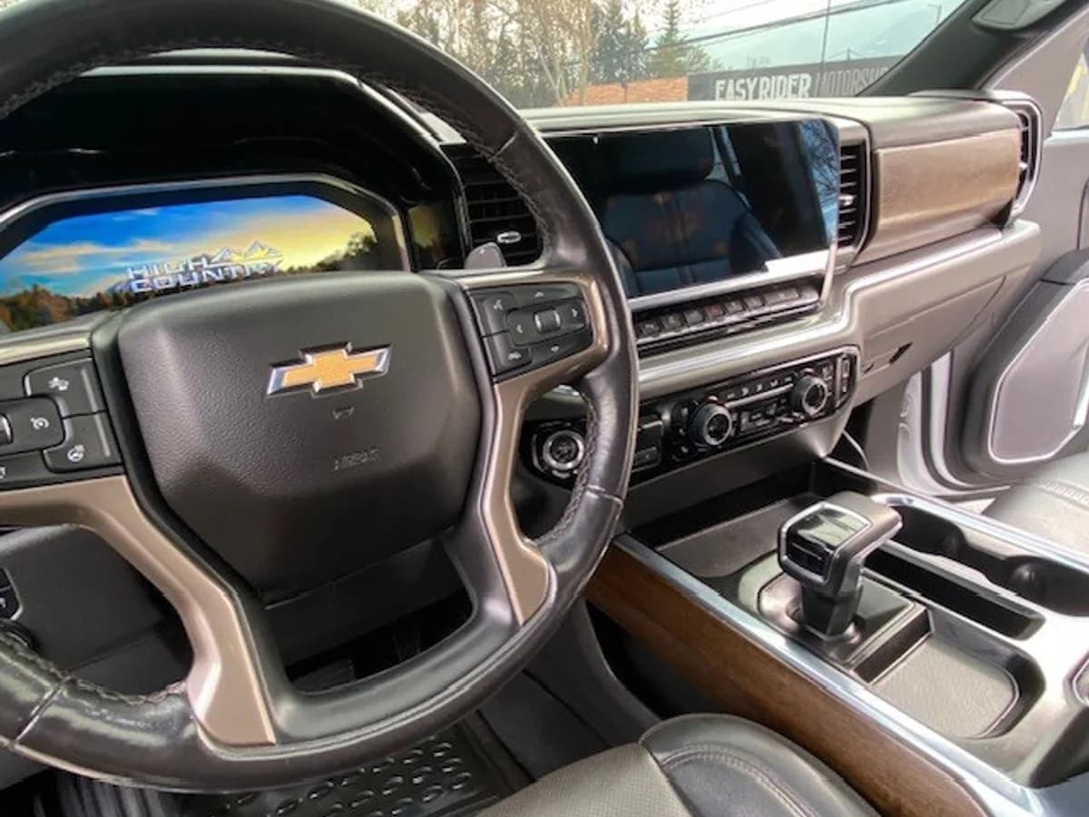 CHEVROLET SILVERADO Diesel 3.0 TD 2023 - Imagen 14