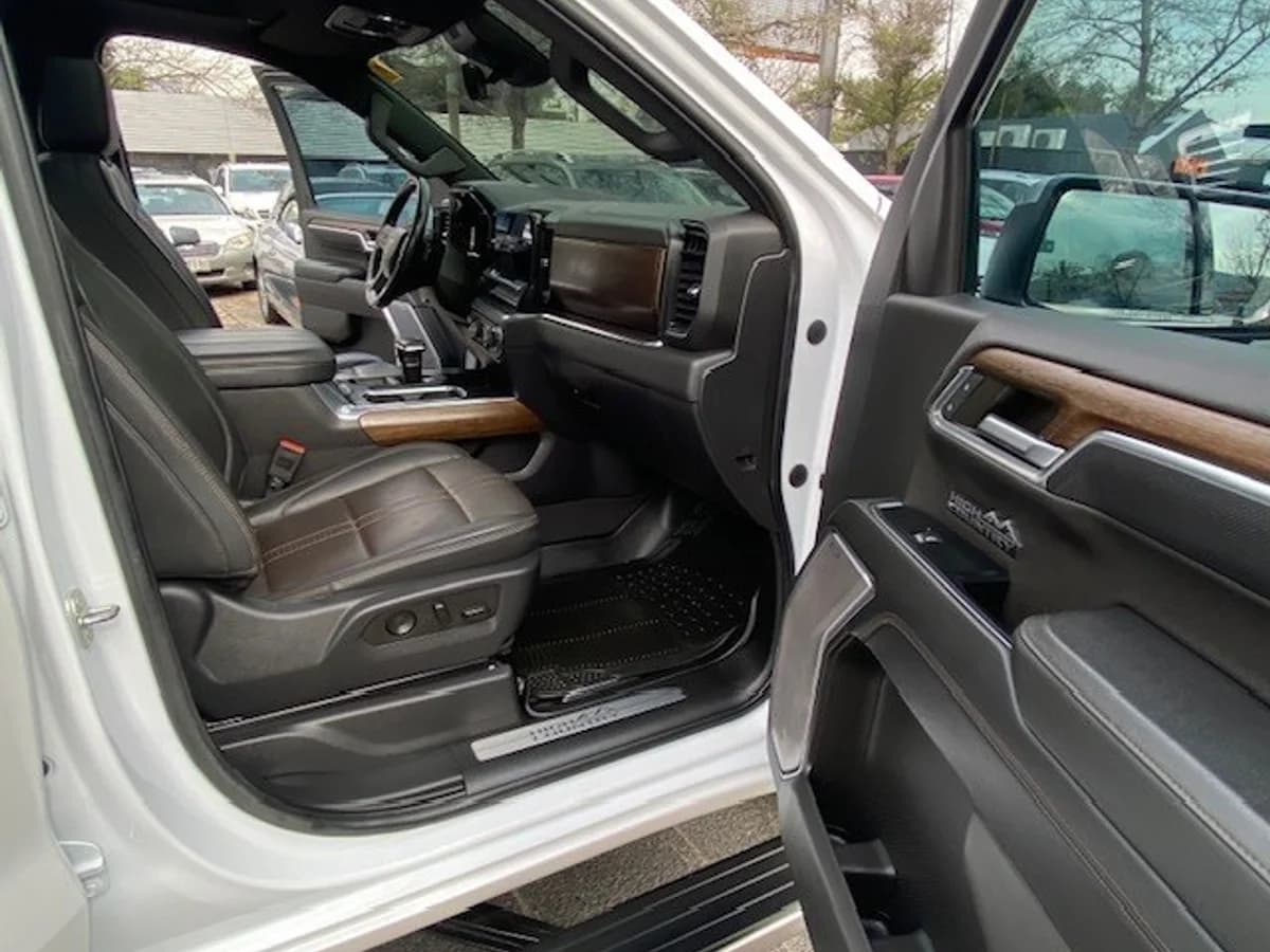 CHEVROLET SILVERADO Diesel 3.0 TD 2023 - Imagen 21