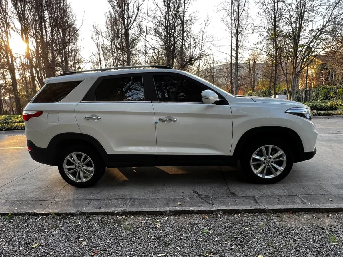 DFSK SUV 560 COMFORT 1.8L 4X2 MT5 5P año 2024 - Imagen 7
