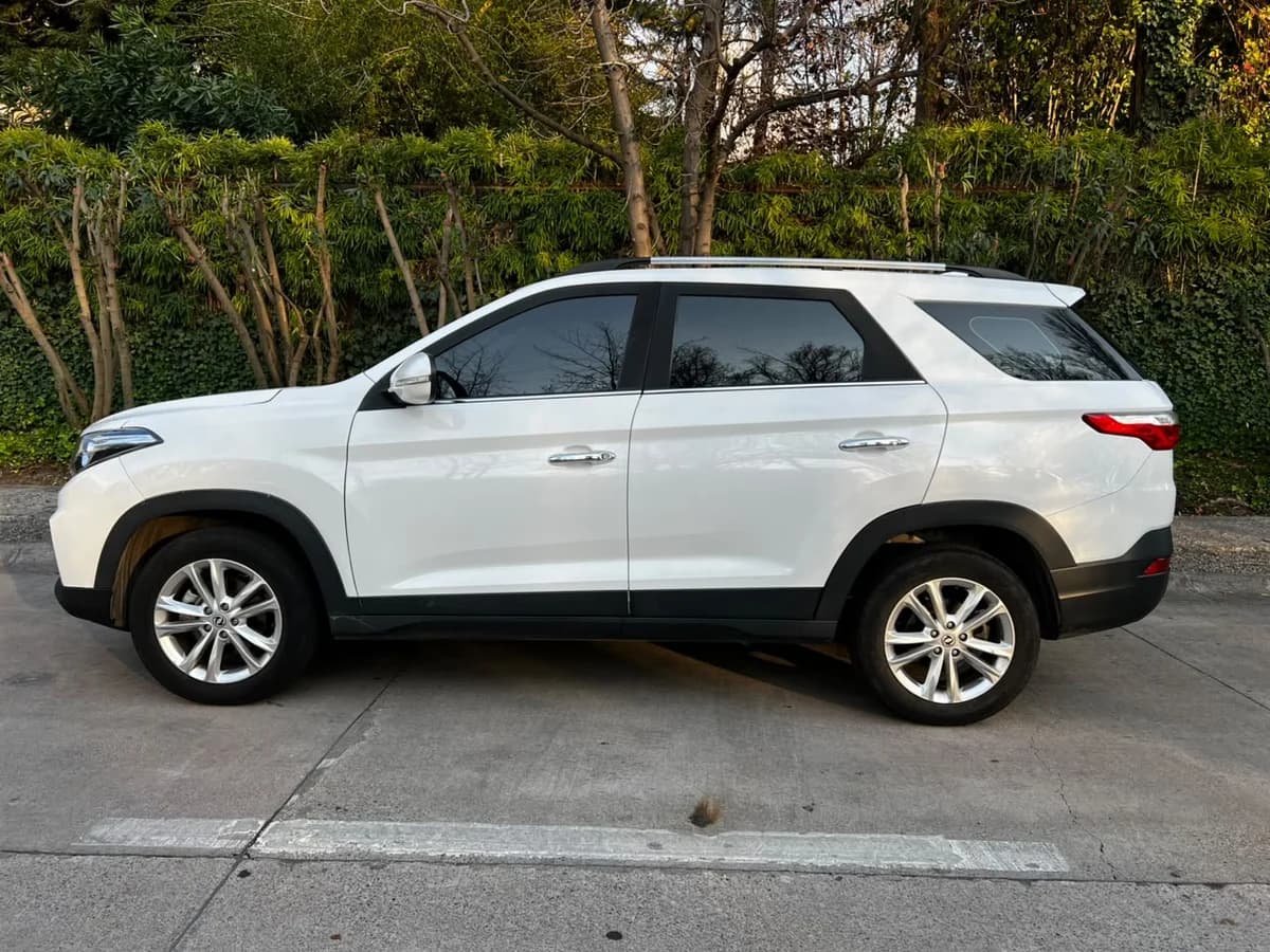 DFSK SUV 560 COMFORT 1.8L 4X2 MT5 5P año 2024 - Imagen 10