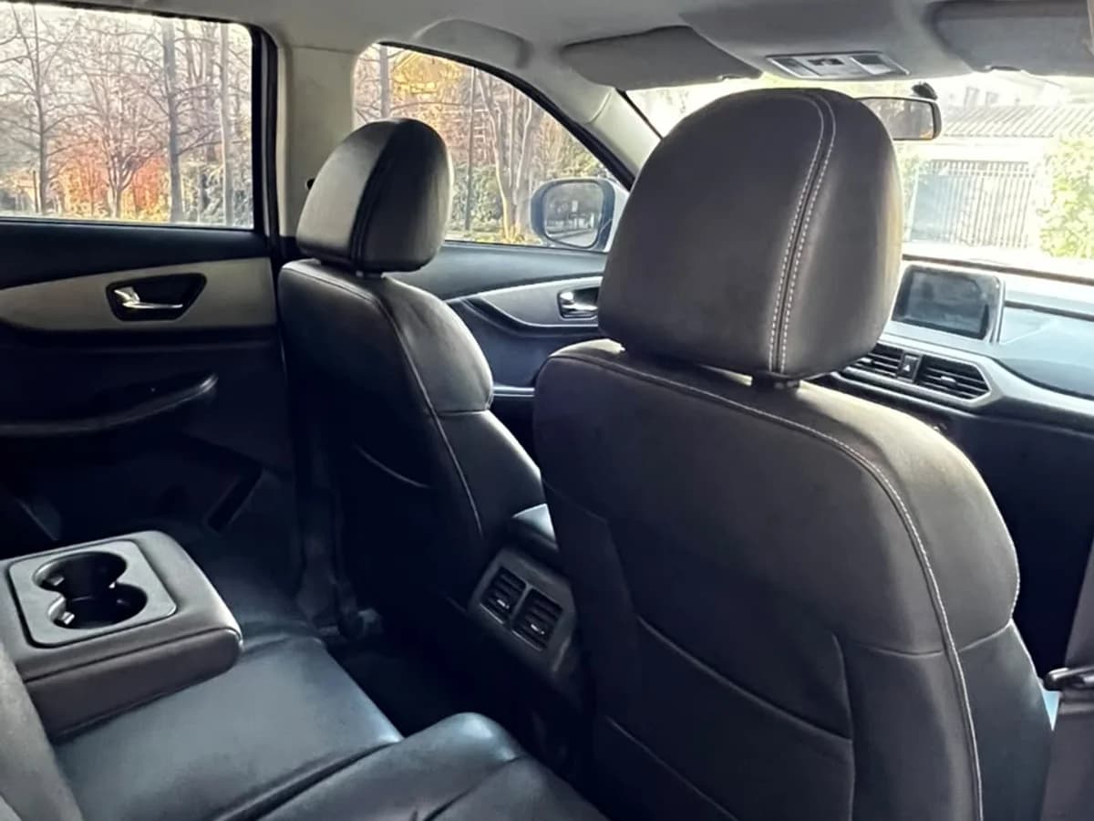 DFSK SUV 560 COMFORT 1.8L 4X2 MT5 5P año 2024 - Imagen 15