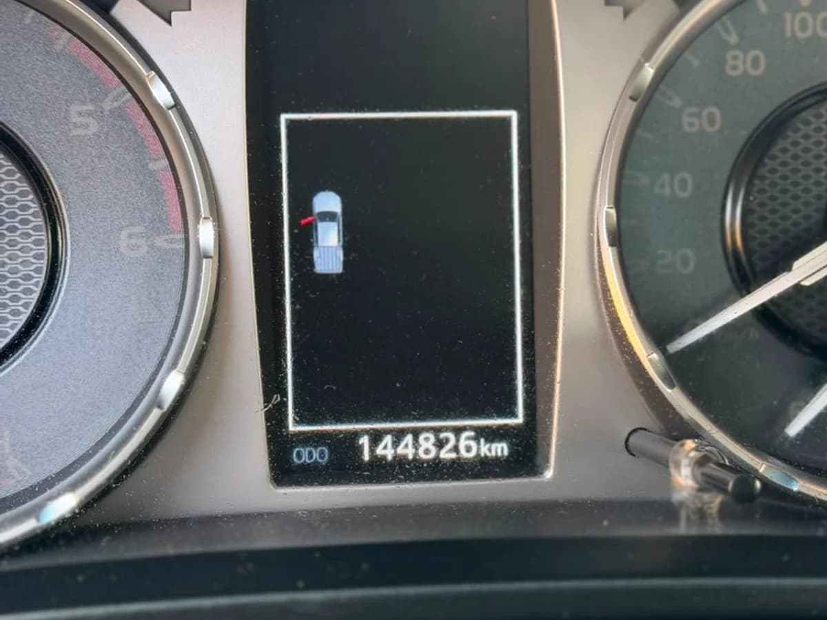 TOYOTA HILUX 2023 - Imagen 5