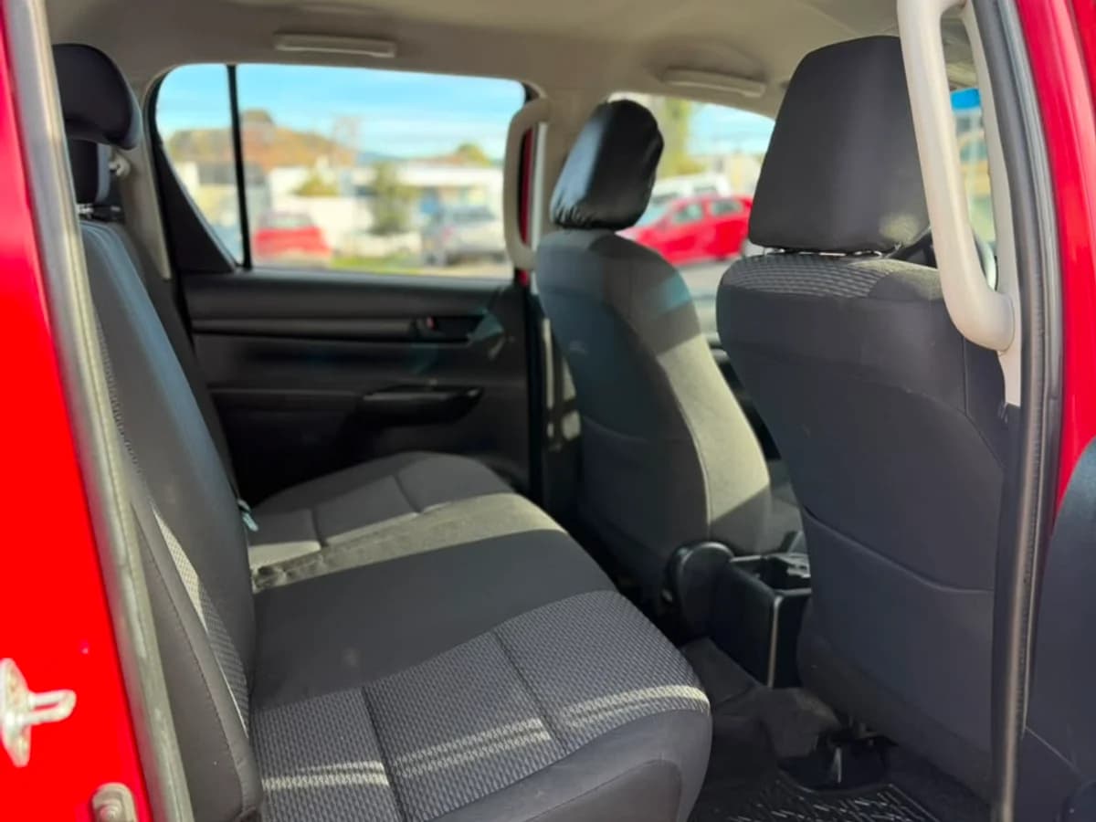 TOYOTA HILUX 2023 - Imagen 7