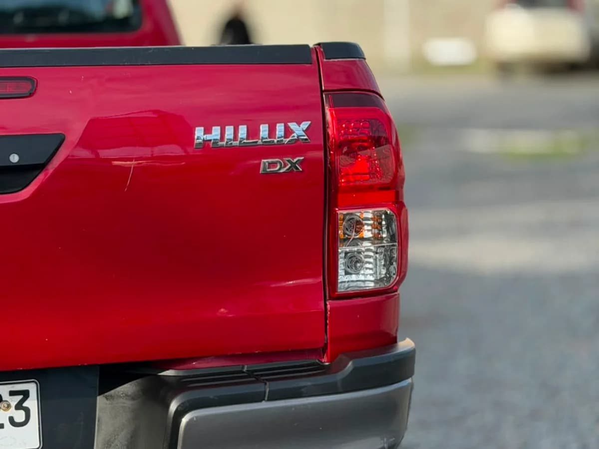 TOYOTA HILUX 2023 - Imagen 12