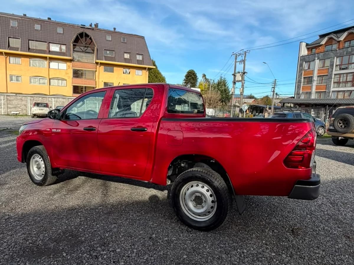 TOYOTA HILUX 2023 - Imagen 17