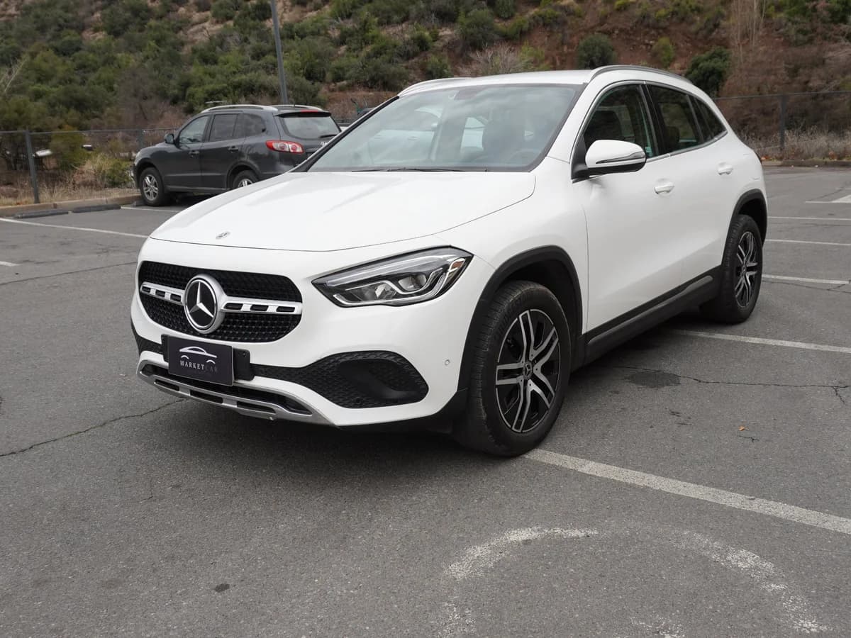 Mercedes Benz GlA 200 año 2022 - Imagen 1