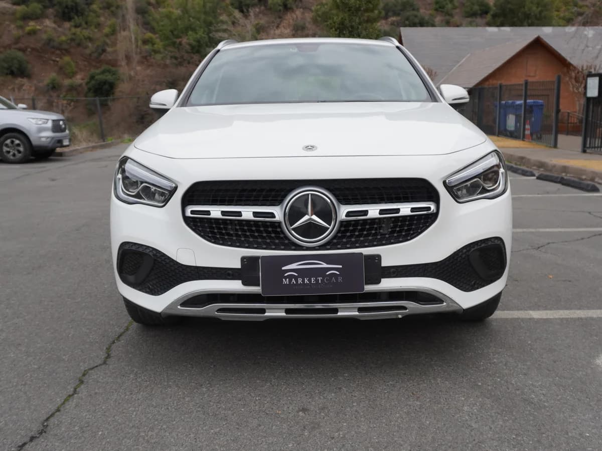 Mercedes Benz GlA 200 año 2022 - Imagen 2