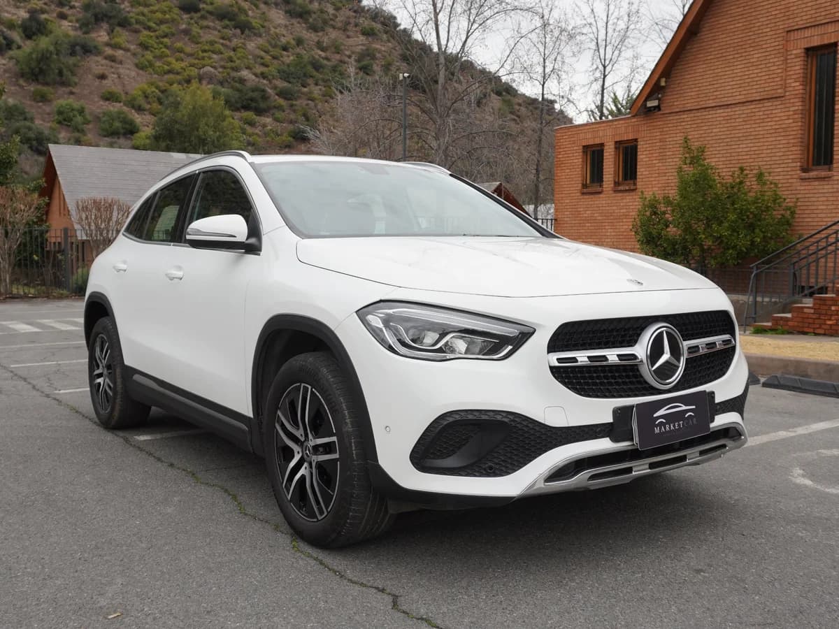 Mercedes Benz GlA 200 año 2022 - Imagen 3