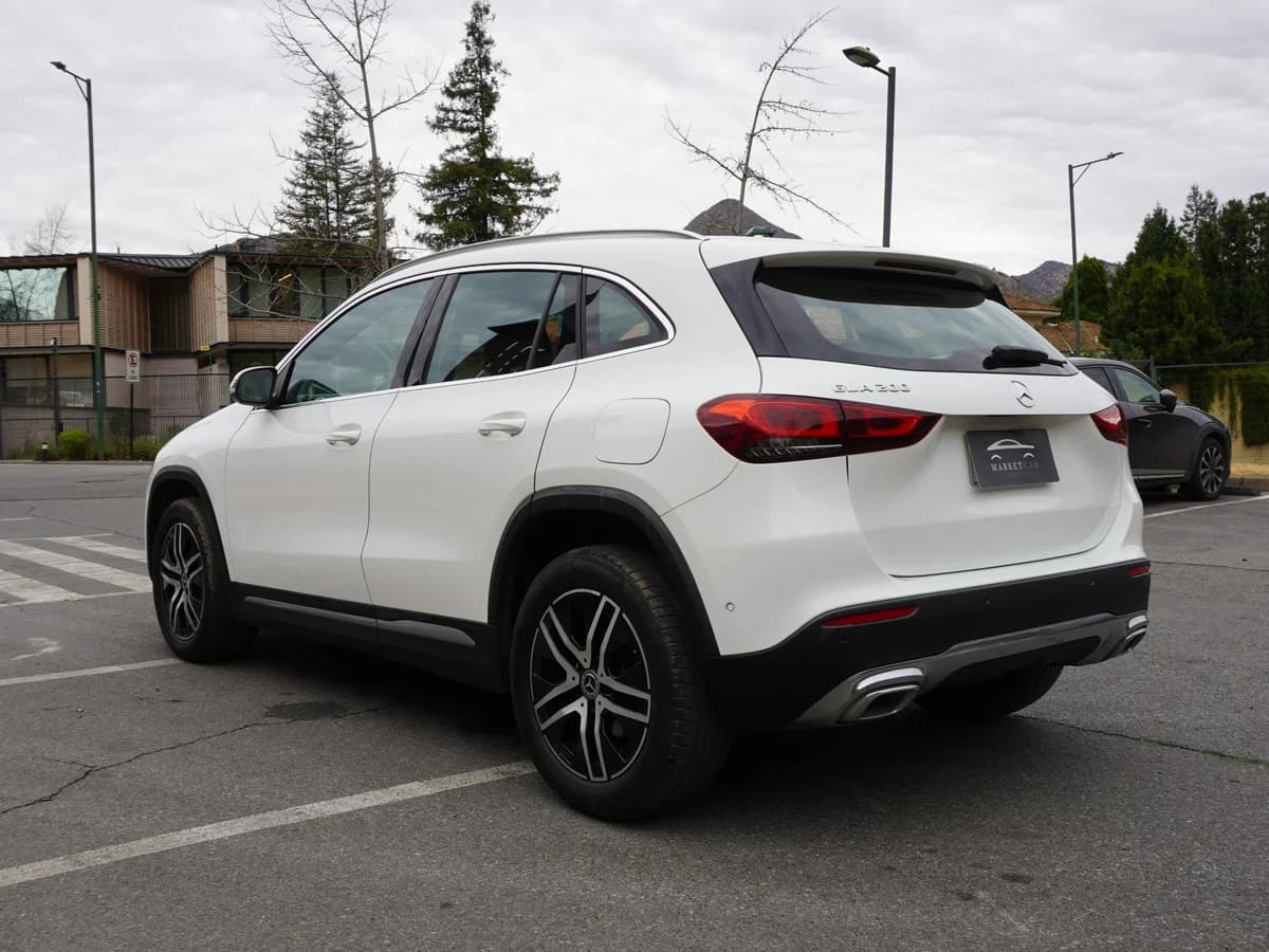 Mercedes Benz GlA 200 año 2022 - Imagen 6