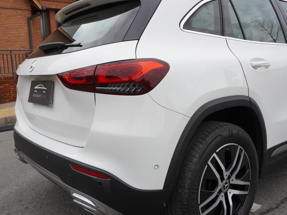 Mercedes Benz GlA 200 año 2022 - Imagen 11