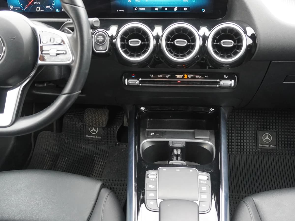 Mercedes Benz GlA 200 año 2022 - Imagen 23