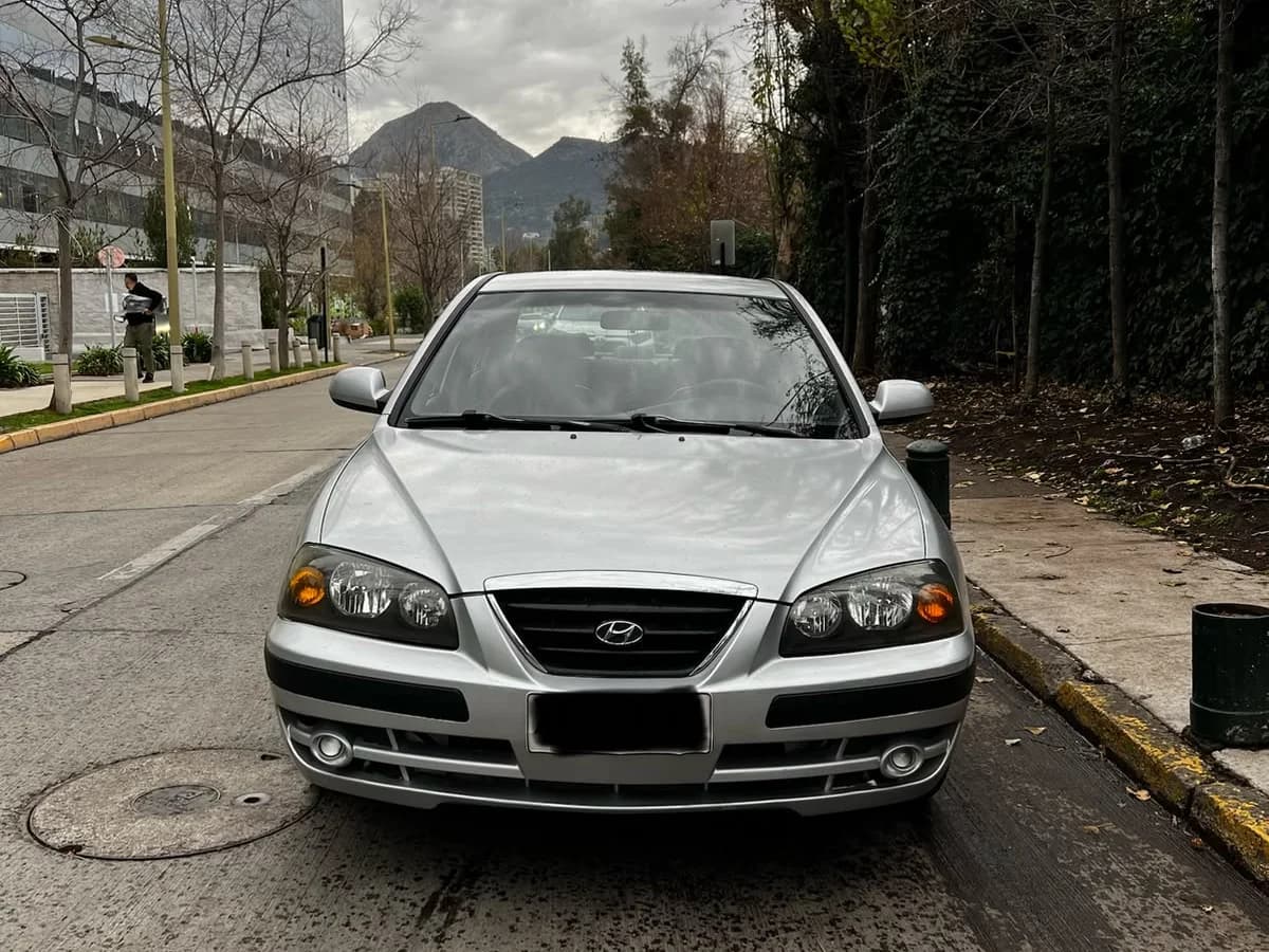 HYUNDAI ELANTRA 1.8 GLS AC AT 4P AÑO 2004 - Imagen 2