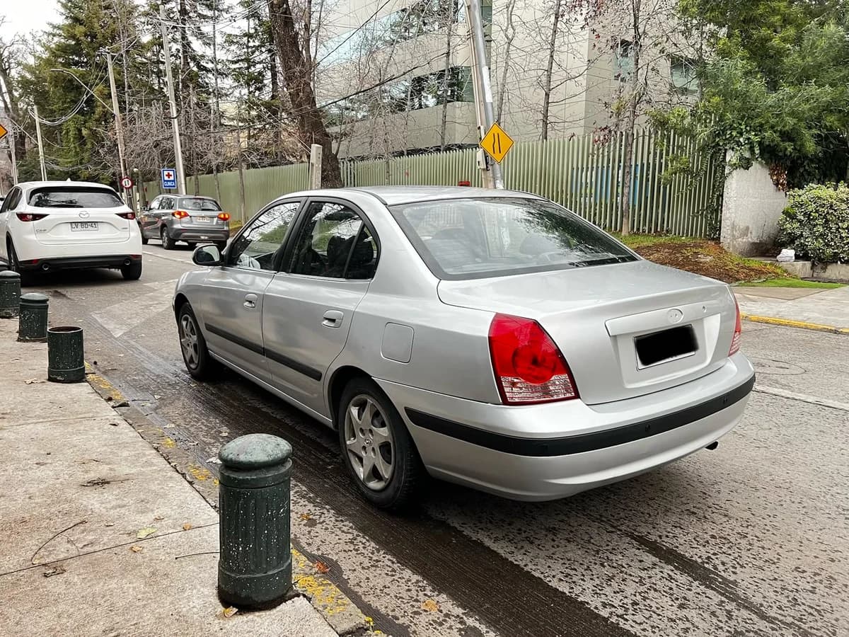 HYUNDAI ELANTRA 1.8 GLS AC AT 4P AÑO 2004 - Imagen 4
