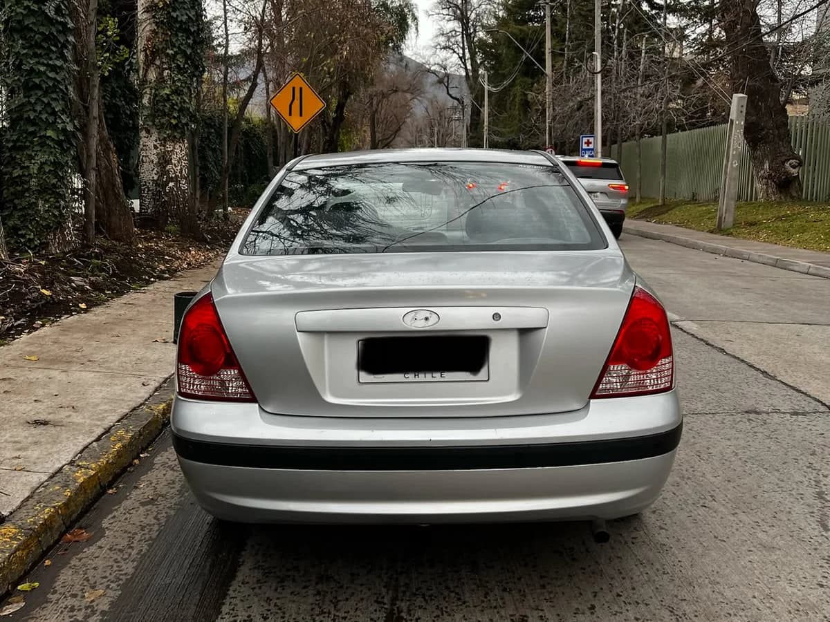 HYUNDAI ELANTRA 1.8 GLS AC AT 4P AÑO 2004 - Imagen 5